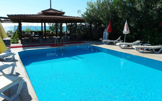 As Queen Beach Hotel