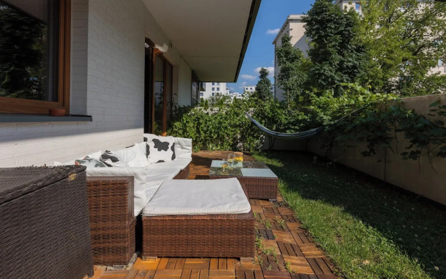 Modern Zoliborz Apartment by Renters