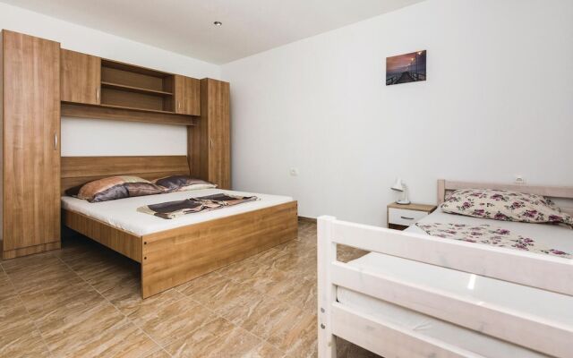 Stunning Apartment in Vir With 2 Bedrooms and Wifi