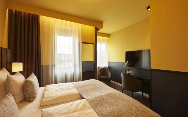 WIDE Hotel
