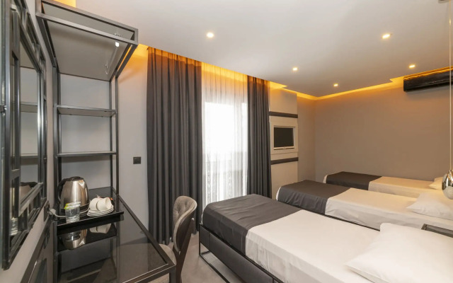 White Palace Hotel