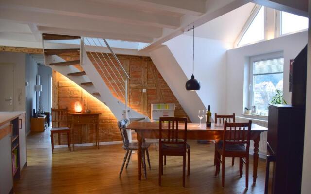Wunderschöne helle Wohnung, 10 min zum Zentrum