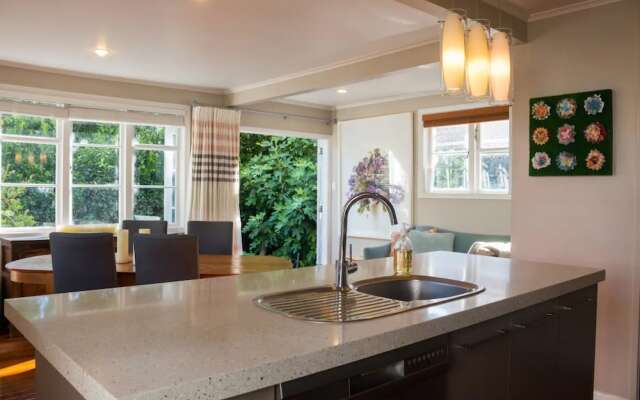 2 Bedroom Garden Oasis in Mount Eden
