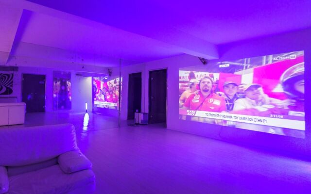 Villa BOND with Private Swimming Pool