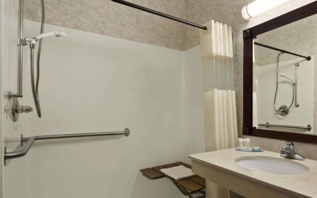 Travelodge & Suites by Wyndham Fargo/Moorhead