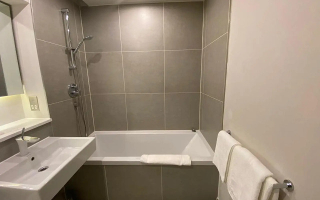 Axiom Park Hotel