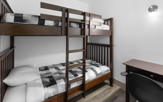 Super 8 by Wyndham Quebec City