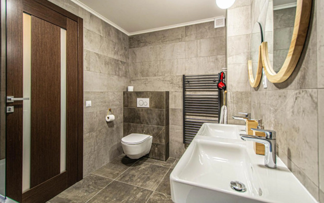 Quite Loft with Balcony and 3 Air Conditioners