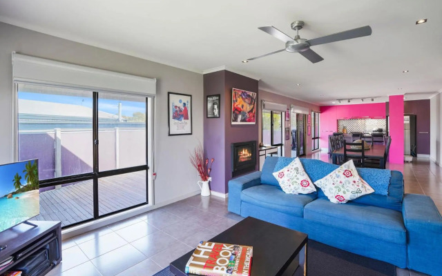 Birdland - Bold, unique and modern