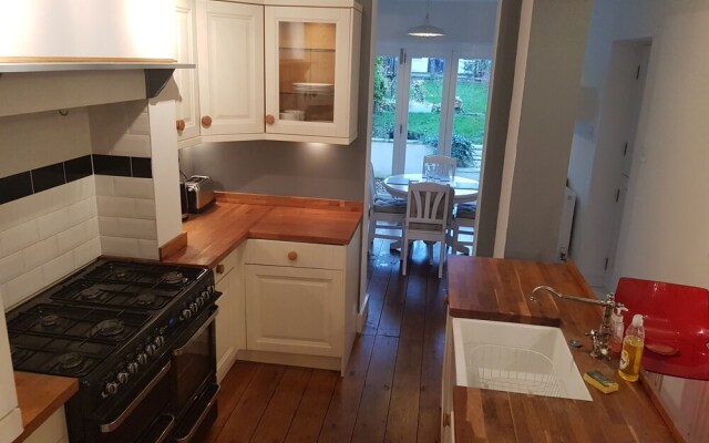 3 Bedroom House With Garden in Ware