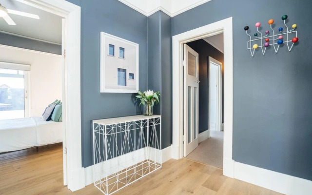 Santorini on Seaview-beachside Living - Sauna - Wifi