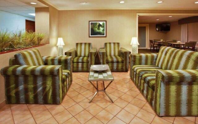 La Quinta Inn & Suites by Wyndham Lakeland East