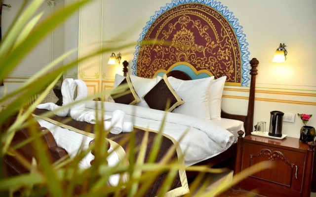 Oyo 15214 Mahal Rajwada Resort