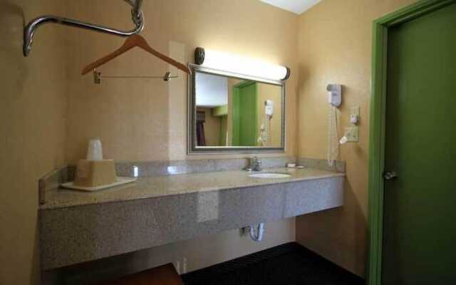 Holiday Terrace Motel