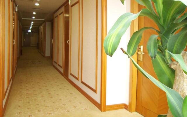 A25 Luxury Hotel