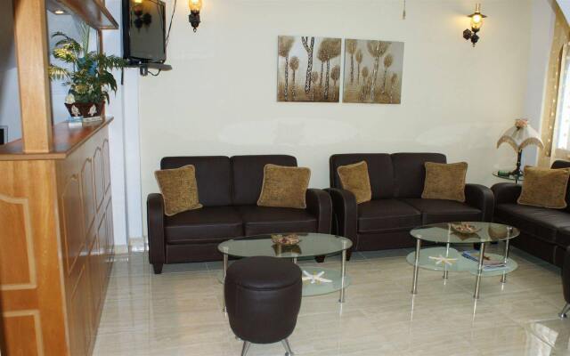 Zeus Hotel