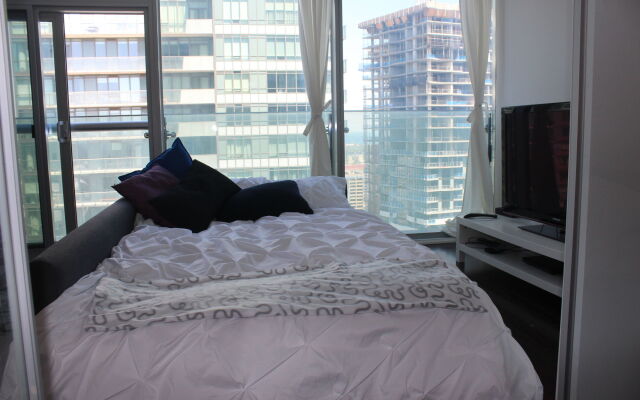 AOC Suites - Luxury Condo - City View