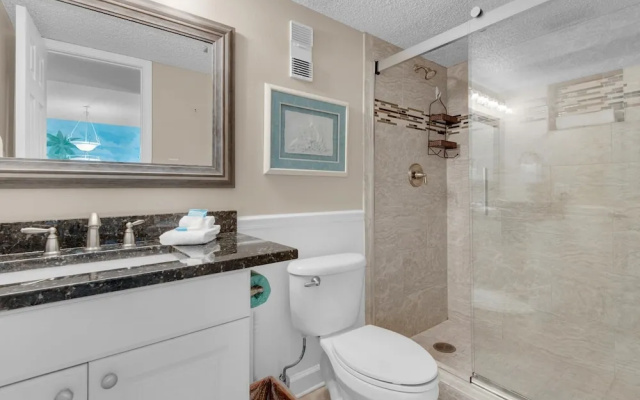 Dolphin Point #406c