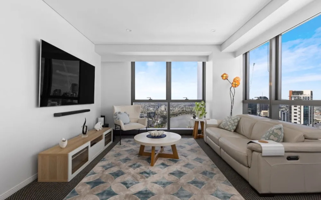 Stunning River View 2-bed With Pool – Guest Rooms – Brisbane