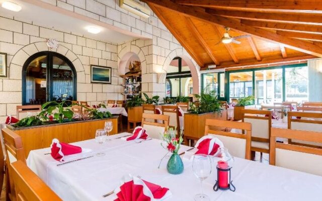 Pansion Costeria Srebreno