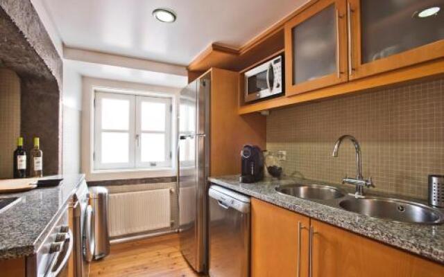 Bmyguest - Downtown Luxury Apartment