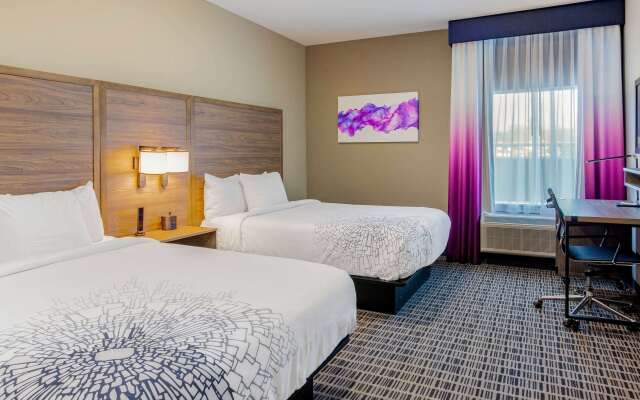 La Quinta Inn & Suites by Wyndham San Antonio Alamo City