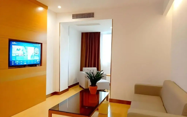 GreenTree Inn Fuyang Technician College