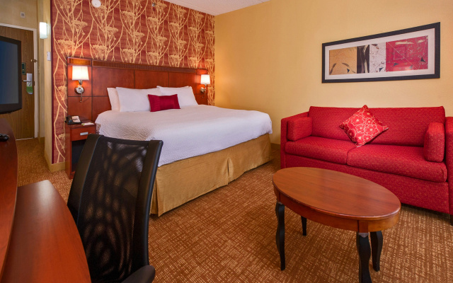 Courtyard by Marriott Richmond West
