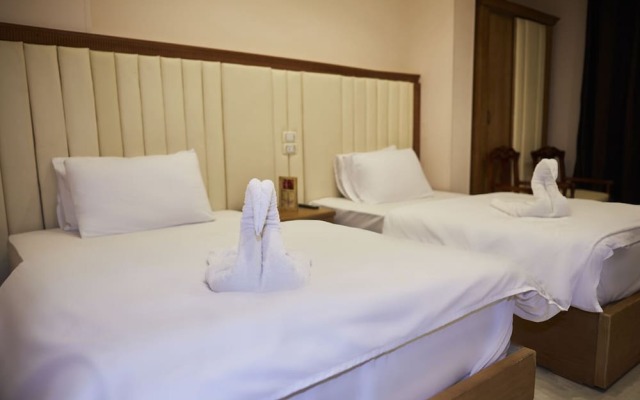 Grand Pyramids View Guesthouse