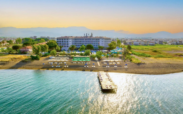 Le Monde Beach Resort & Spa