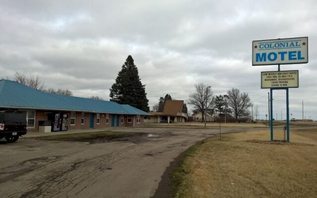 Colonial Motel
