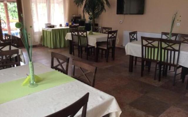 Abszolút Hotel és Panzió