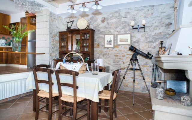 Agrilos House - Amazing sea View - Sleeps 4