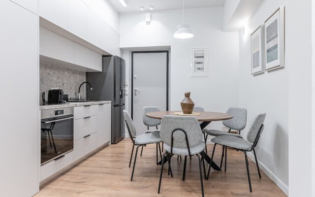 Phaedrus Living: Prosperity Residences Paradise