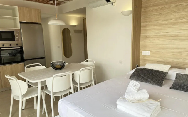 Arago 273 in Roses With 2 Bedrooms and 2 Bathrooms