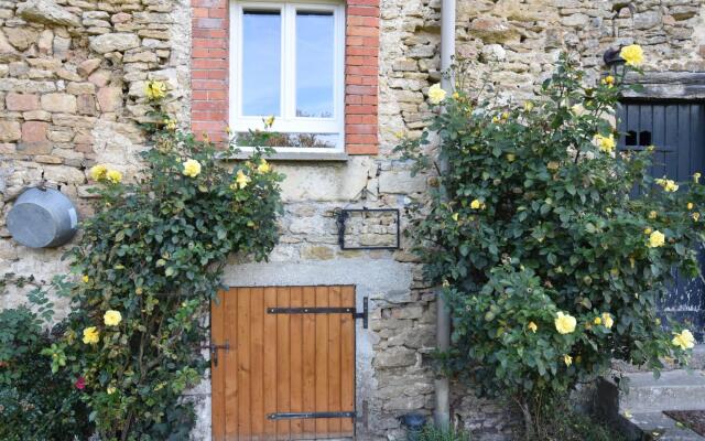 Romantic Holiday Home in Barricourt with Barbecue