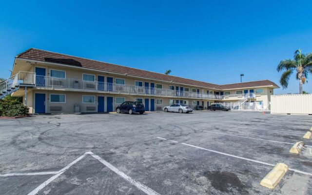 Motel 6 Ontario, CA - Airport