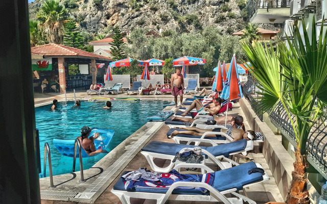 Taner Otel