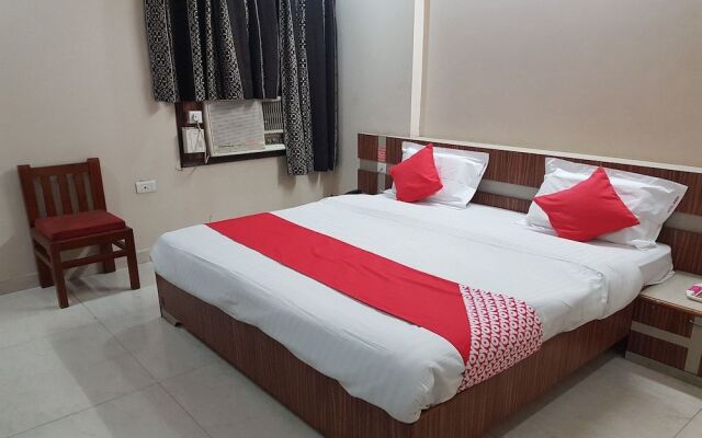 OYO 23649 Hotel Anand