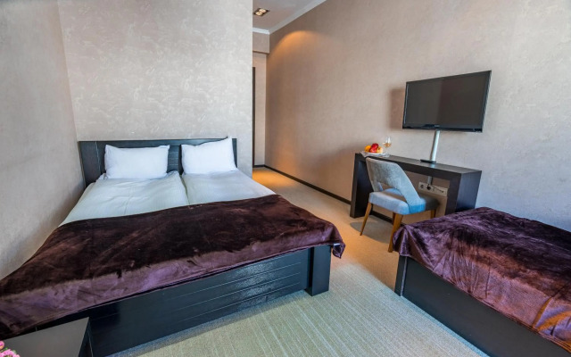 Good Aura Hotel