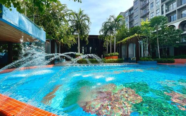 La habana 54 with large balcony and pool view!