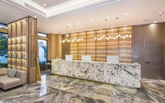 Yangjiang Jiangcheng Junyi Square Atour X Hotel