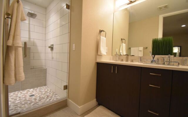 Classic City Condo Views From Golden Triangle