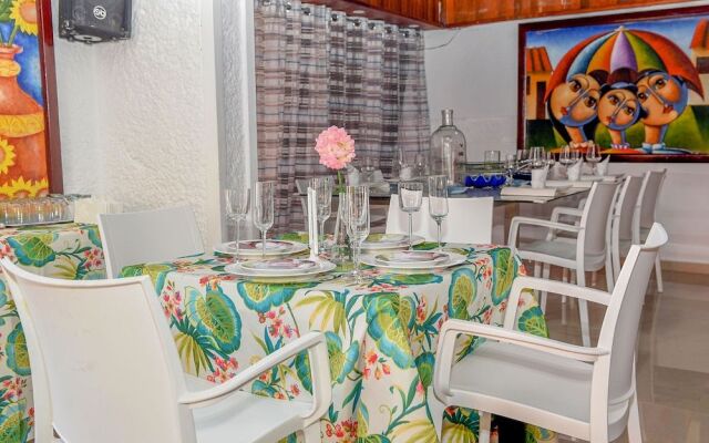 Onyx Aparta Hotel