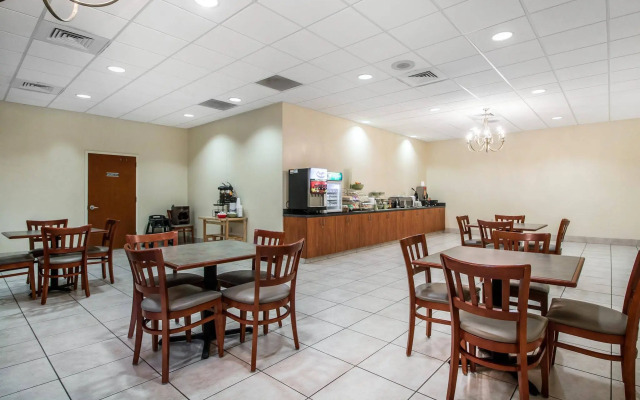 Quality Inn At Town Center