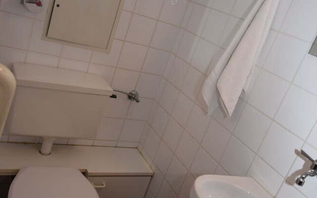 AB Apartment 83