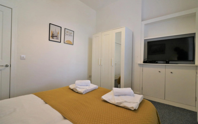 Railway Cottage - Maryhill