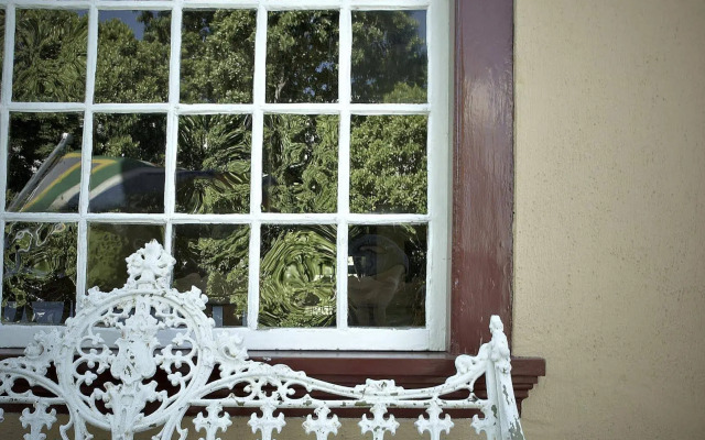 Dutch Manor Antique Hotel