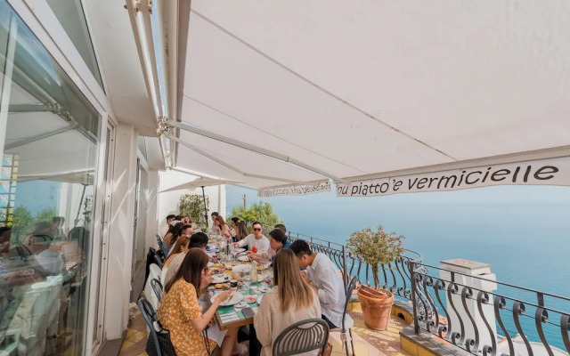 Albergo Dipinto Bacco Furore