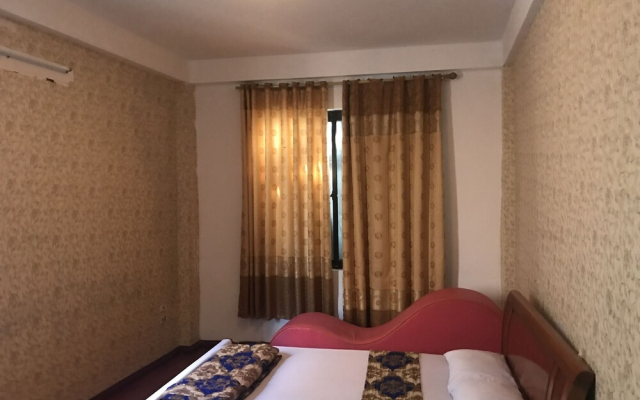 Oyo 442 Holiday Hotel